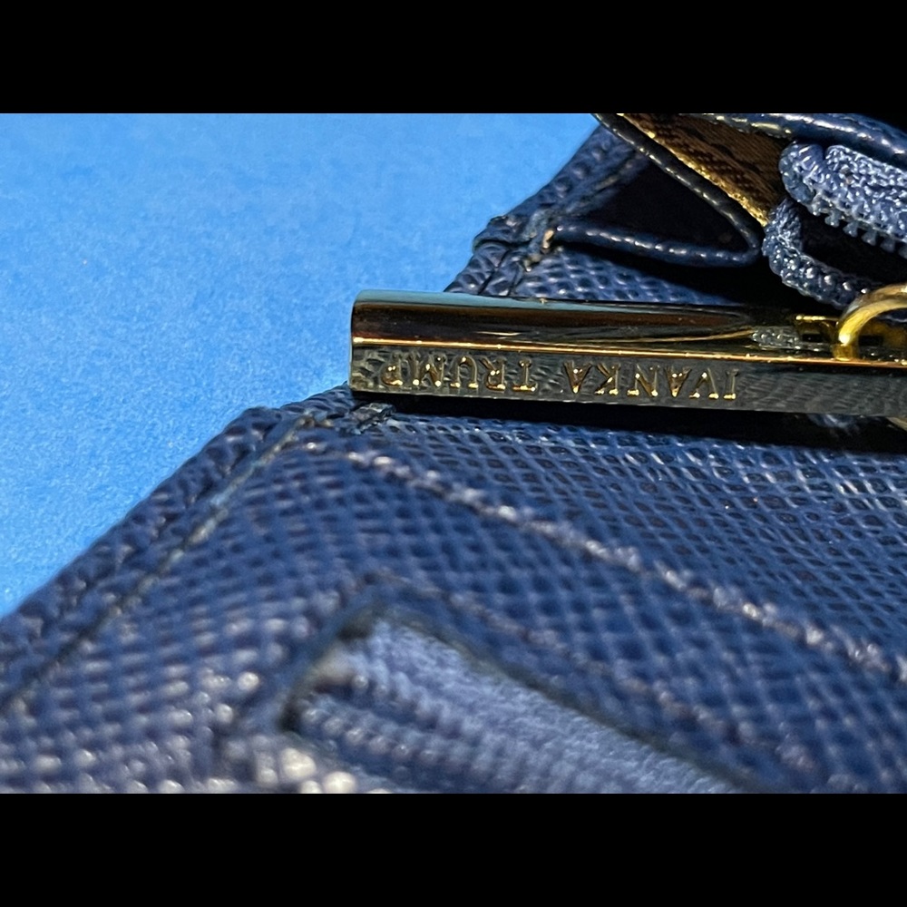 Blue Power Wallet - Picture 3 of 7